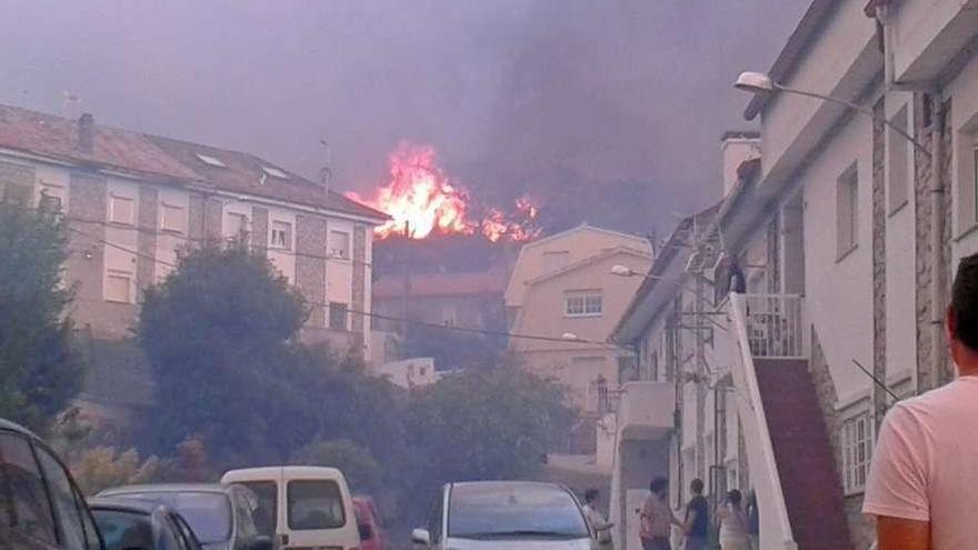 Incendio el pasado mes de octubre en Baiona. // Marta G. Brea