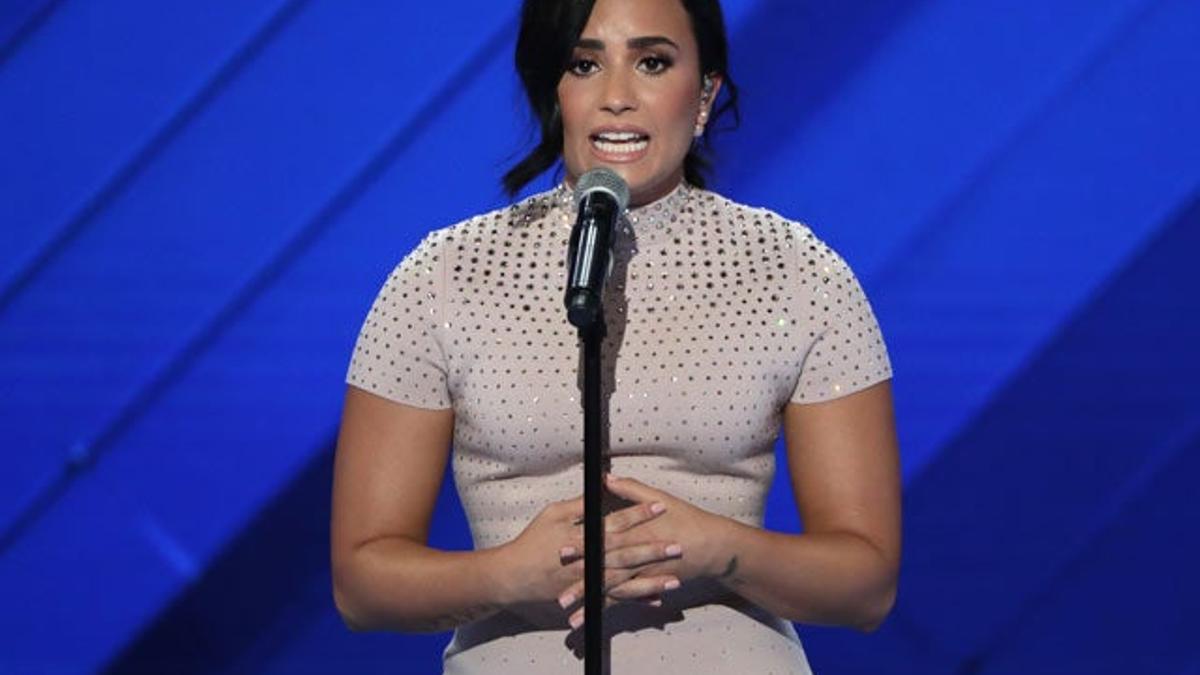 Demi Lovato da un discurso sobre los trastornos bipolares.