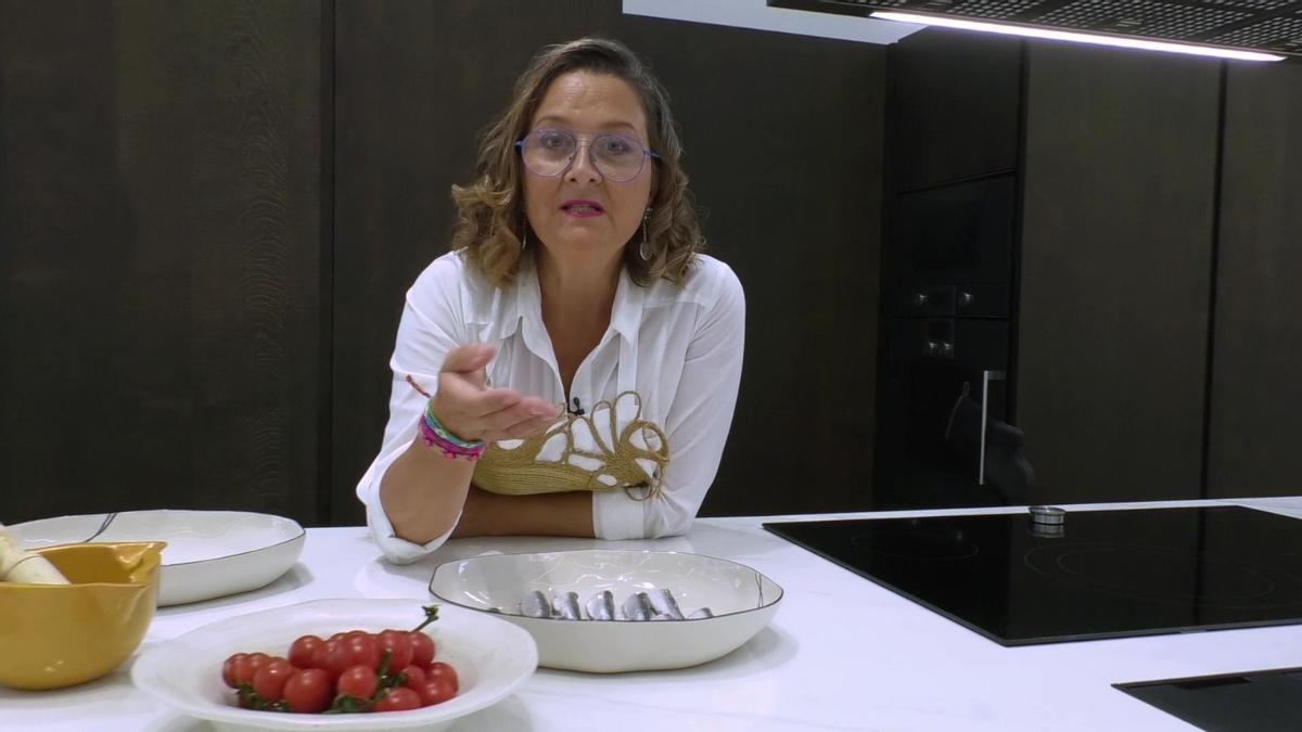 Loles García, durante la elaboración del plato del segundo programa