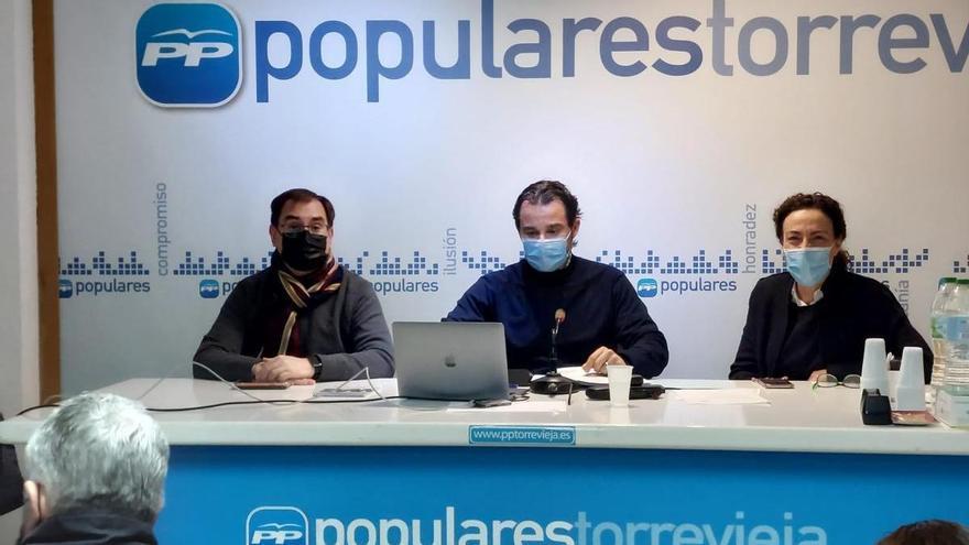 Dolón elige a Martínez Chazarra como secretaria general y relega a Albaladejo y Chapapría en la dirección del PP de Torrevieja