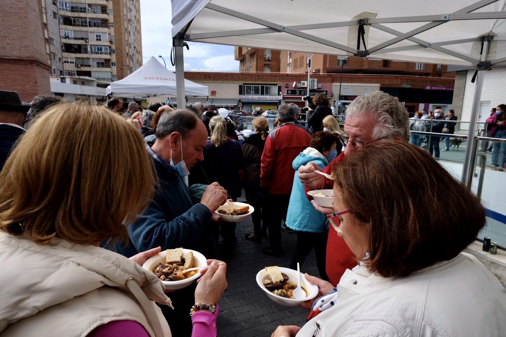 Tradicional potaje carnavalero en El Perchel: la gran previa gastronómica