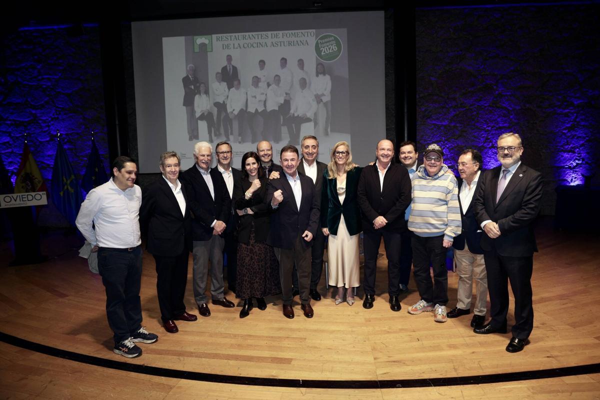 Isaac Loya (Real Balneario), Juan Ribero (Casa Tataguyo), Roberto Riginelli (La Pondala), Juan Ramón Sánchez (Del Arco); Adriana Rigenelli (La Pondala), Daniel Menéndez (La Tabla), el chef Martín Berasategui, Luis Alberto Martínez (Casa Fermín), la viceconsejera Lara Martínez; el presidente de Otea, Javier Martínez, Marcos Morán (Casa Gerardo), el crítico Rafael García Santos, Pedro Morán (Casa Gerardo) y el edil Alfredo García Quintana.