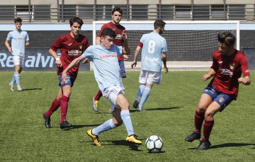 El equipo celeste se proclama campeón de liga tras golear al Pontevedra.