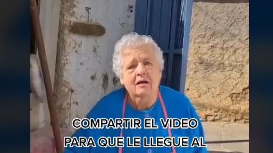 Elvira, la abuela zamorana de Pajares de la Lampreana que quiere conocer a Modric, jugador del Real Madrid.