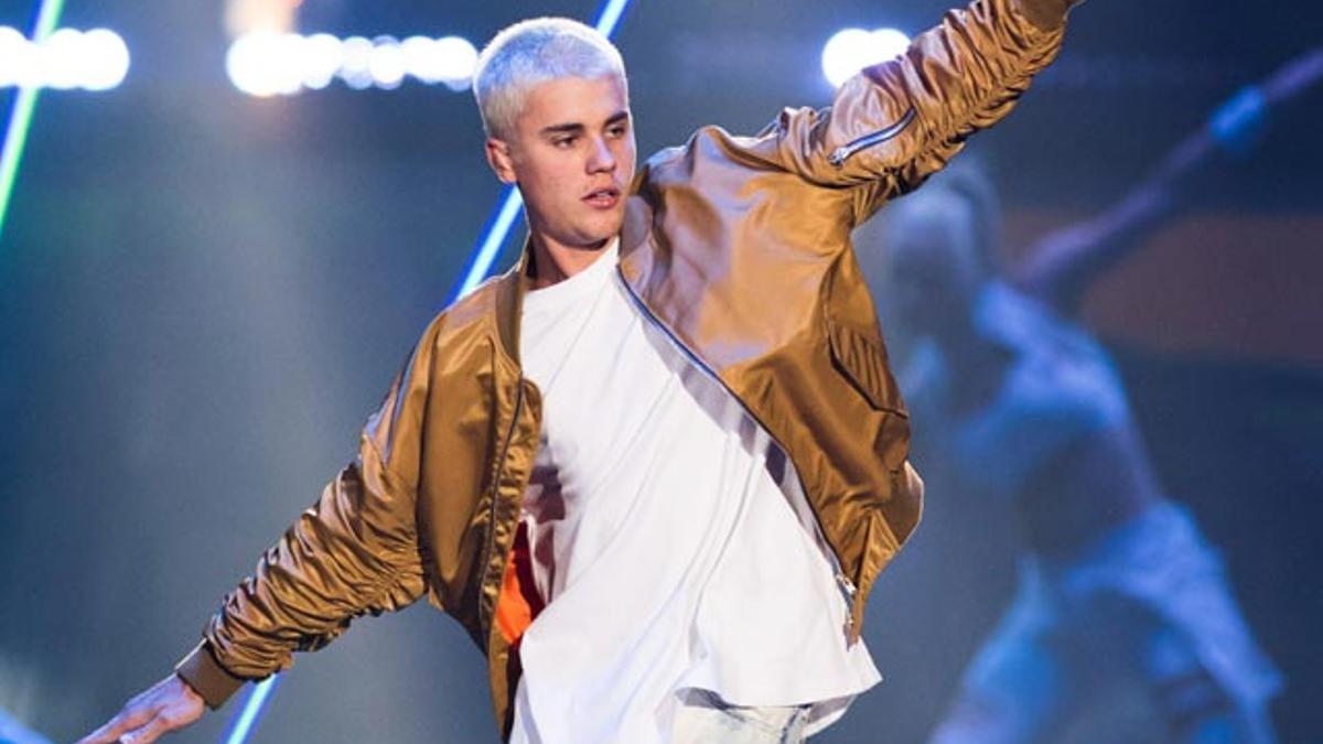 Justin Bieber cierra un cine sólo para él, su ex y sus amigos.