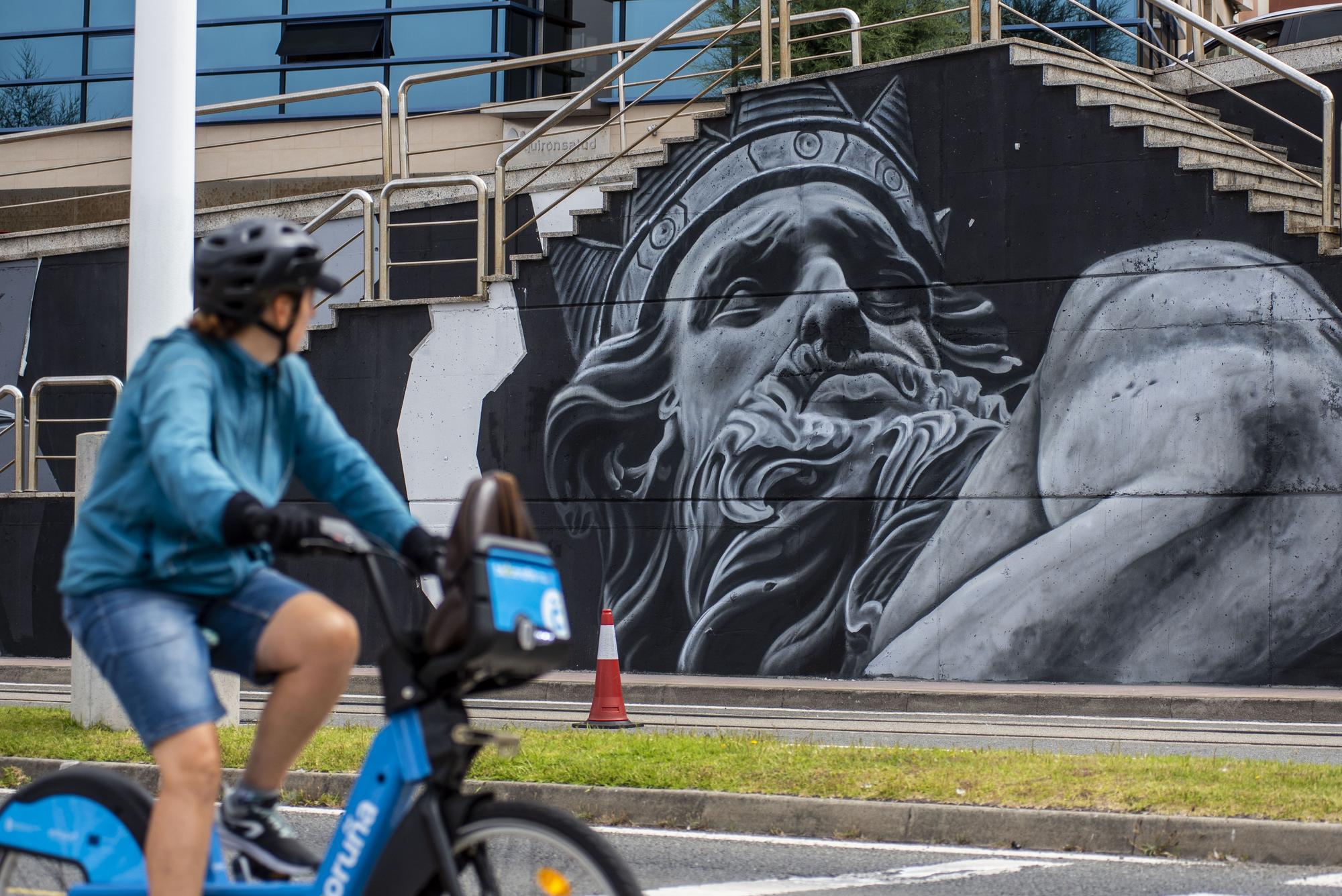 Un obra titánica en A Coruña del mejor muralista del mundo frente a una ensenada eterna