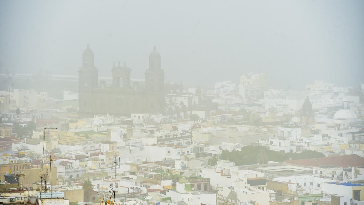 TIEMPO CANARIAS: Las Palmas de Gran Canaria declara la situación de alerta  por calima y viento