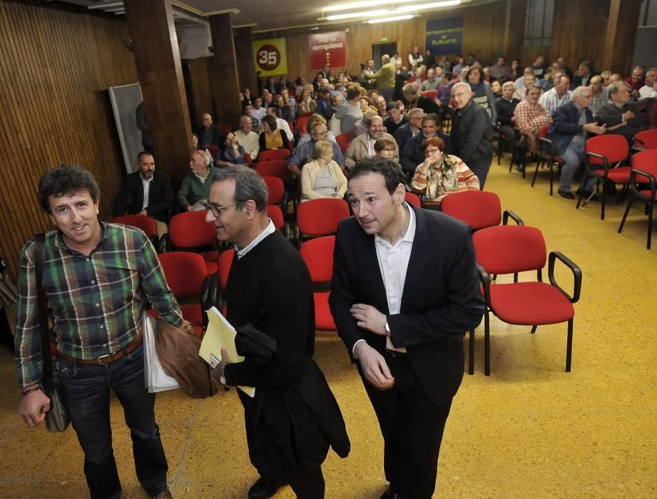 Asamblea del PSOE en la Casa del Pueblo de Mieres