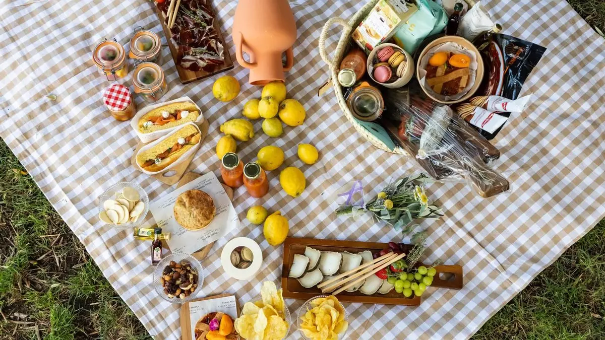 Un pĆcnic en unos jardines de 1874 (y otras noticias gastro al aire libre)