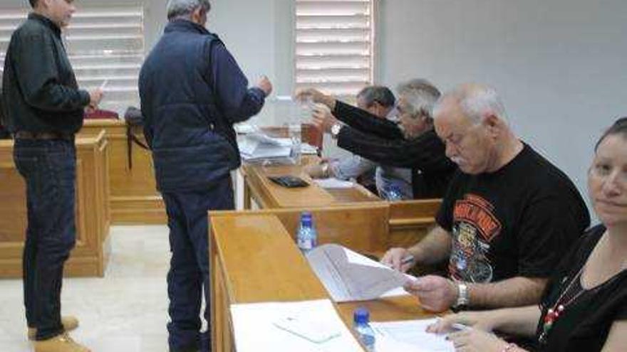 Los independientes «barren» en las elecciones sindicales del Consistorio torrevejense