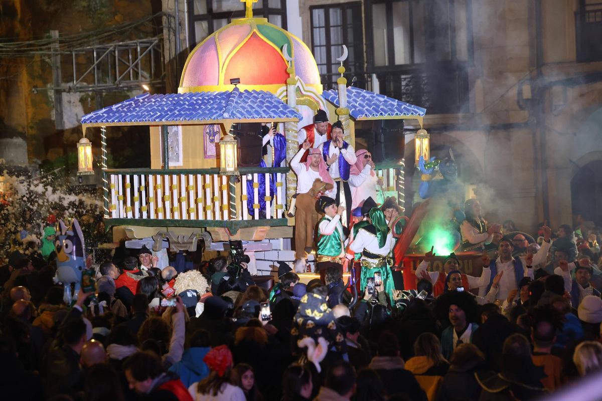 "L'Horreu Máxicu de Piniella", a su paso por la plaza de España