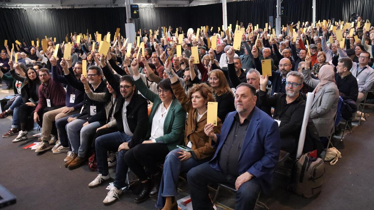 Imagen del congreso de ERC con Oriol Junqueras y Elisenda Alamany al frente.