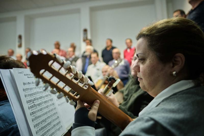 Ensayo de la rondalla Unión Artística El Cabo