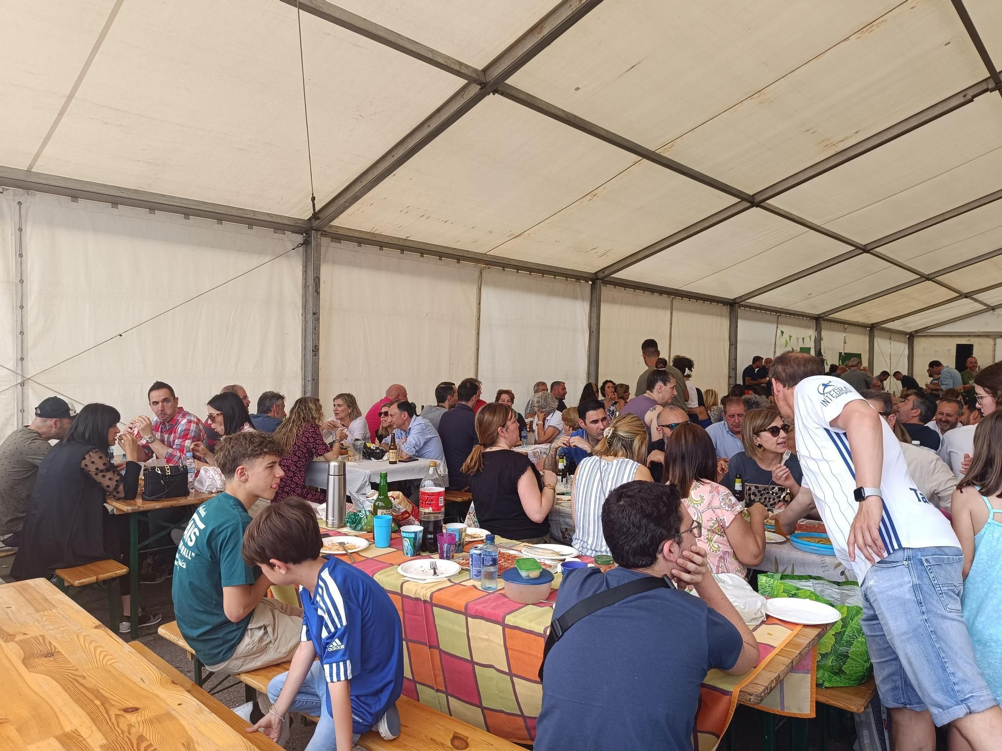 La Fresneda cierra sus fiestas del Corpus con la comida de hermandad