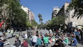 La policía local de Palma desafía a Cort y vuelve a tomar las calles reclamando mejoras salariales y laborales: «Gobernar no es prometer, es cumplir»