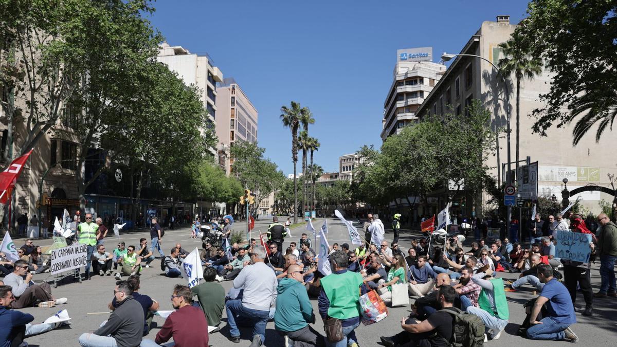 Más de un centenar de agentes de la Policía Local de Palma reclaman la puesta en marcha del Plan de Ordenación del cuerpo