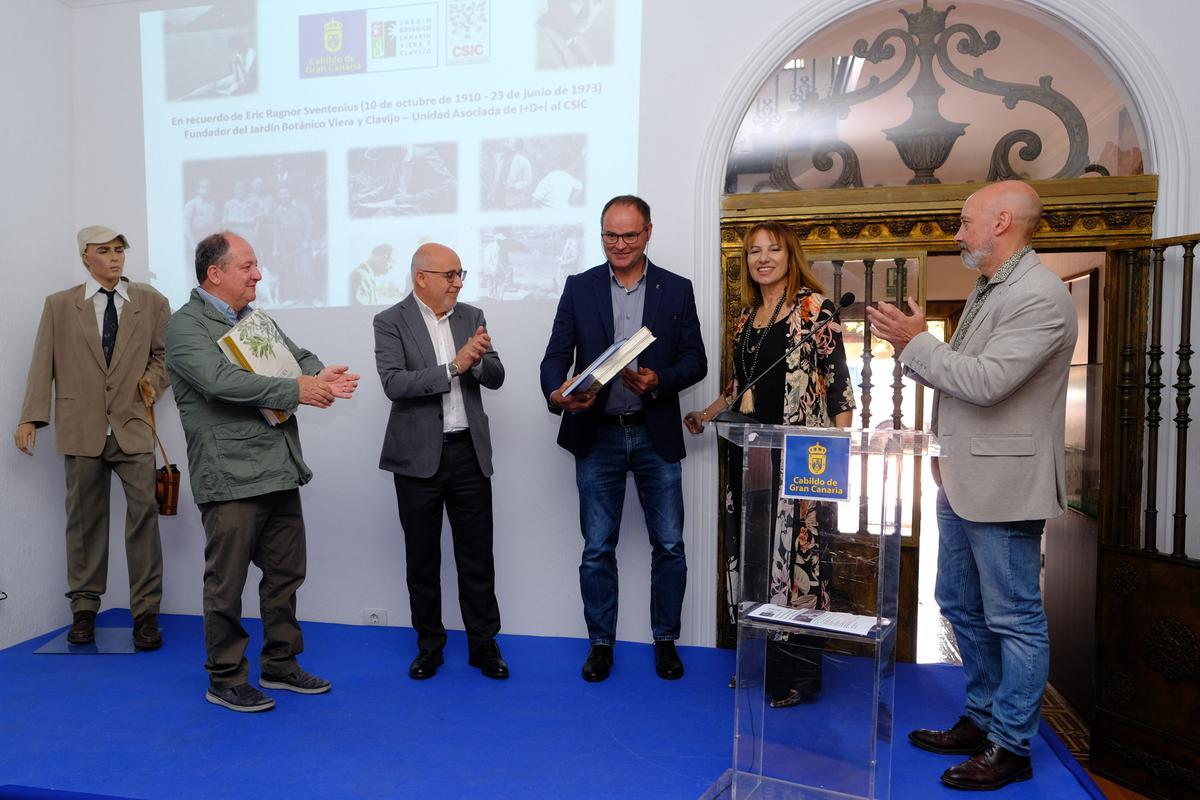 Cristófol Jordá, Antonio Morales, Alfredo Reyes, director del Botánico de La Orotava, Inés Jiménez y Juli Caujapé, este lunes.