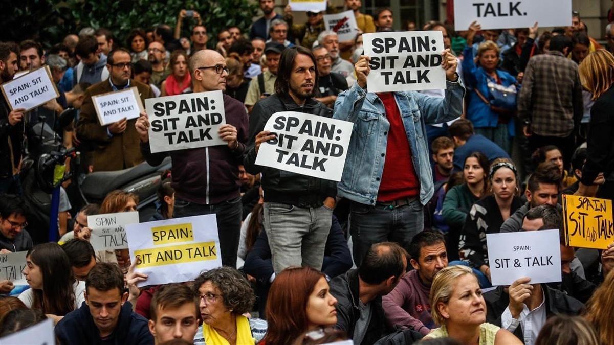 Protesta ante la Delegación del Gobierno, en Barcelona.