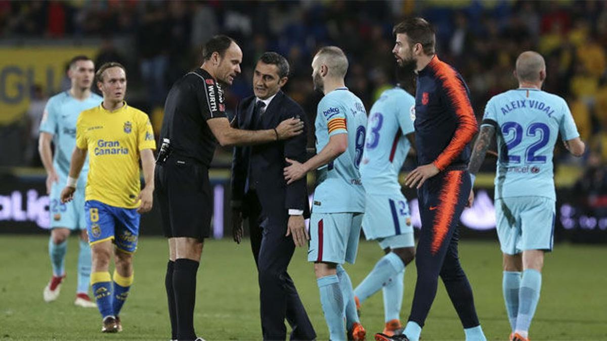 LALIGA | Piqué  se las tuvo con Mateu Lahoz al término del partido