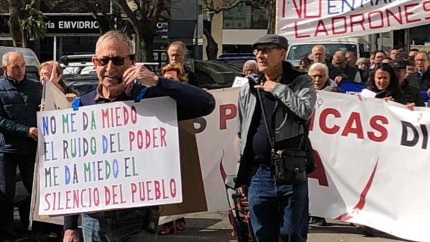 Los jubilados salen a la calle en Avilés para denunciar la precariedad de las pensiones