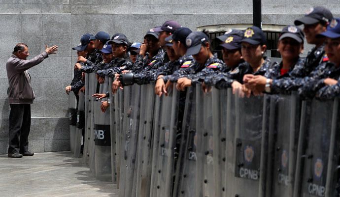 Miembros de la Policía Nacional de Venezuela hace