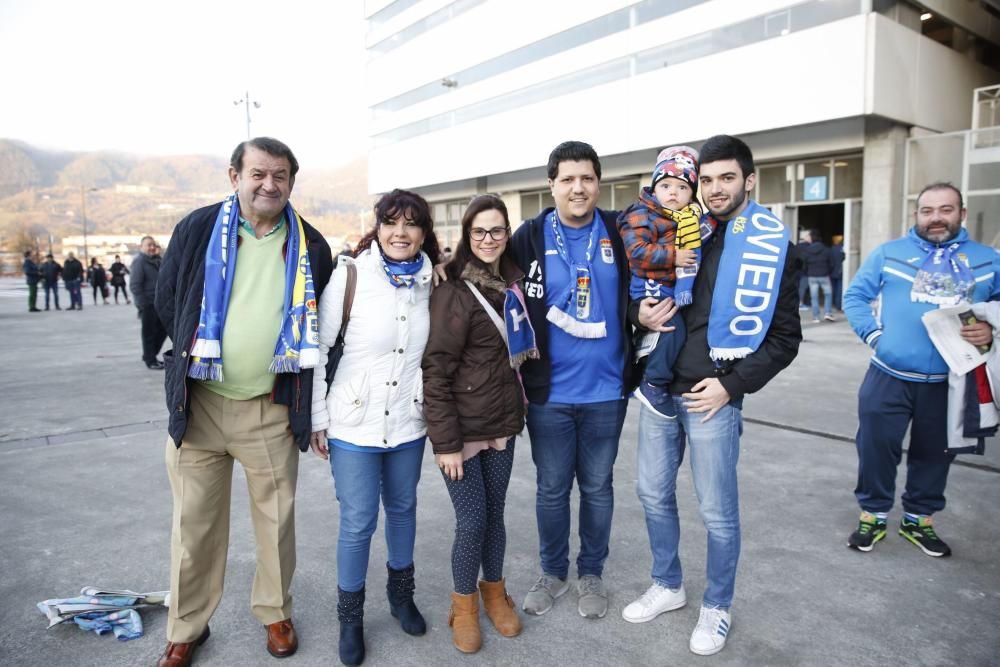 La afición acude a animar al Oviedo ante el Córdoba