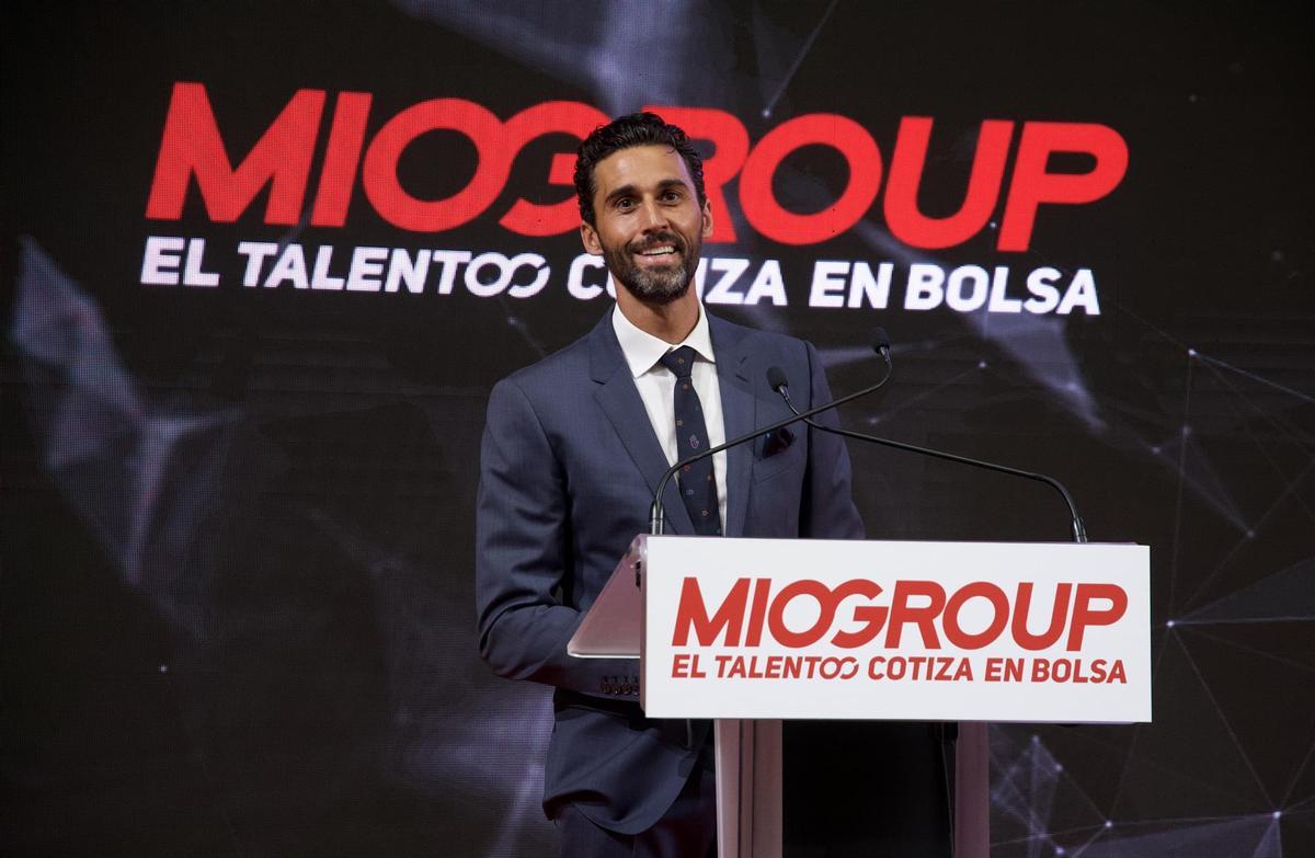 El exfutbolista del Real Madrid y socio de Miogroup, Álvaro Arbeloa, durante la salida a Bolsa de MioGroup en el BME Growth en julio de 2021.