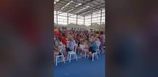Los vecinos de Bellreguard celebran el pase a la final de Quique Llopis en los 110 metros vallas