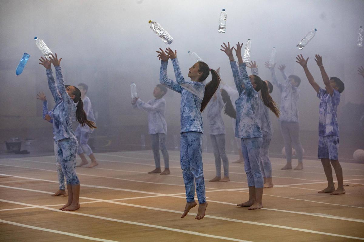 Una pasada representación de danza en Faura.