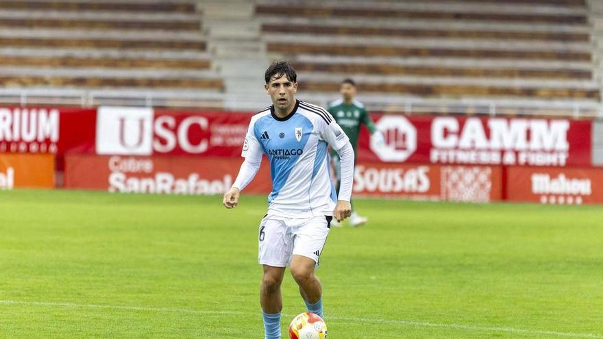 Damián Noya amplía su contrato con el Compostela hasta junio de 2027