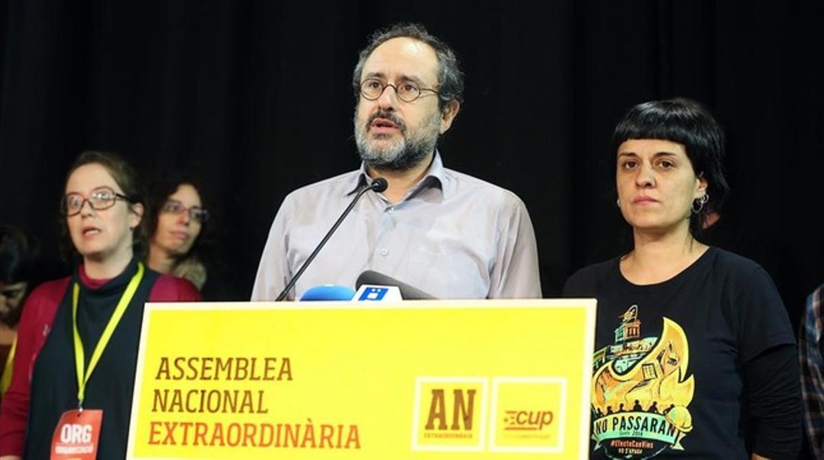 Antonio Baños, durant la seva intervenció en l’assemblea nacional extraordinària de la CUP, diumenge passat a Sabadell. Antonio Baños, durant la seva intervenció en l’assemblea nacional extraordinària de la CUP, diumenge passat a Sabadell.