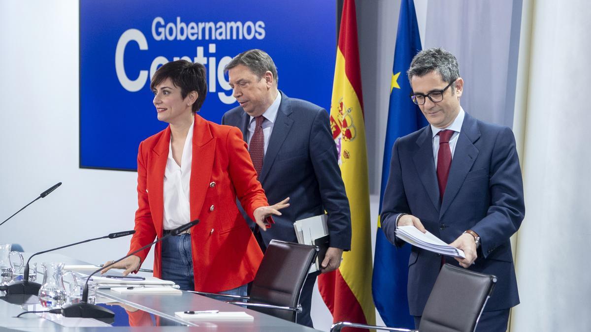 Isabel Rodríguez, Luis Planas y Félix Bolaños.