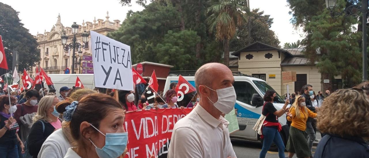 Manifestación en València para exigir la consolidación del personal temporal e interino