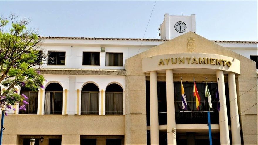 Fachada del Ayuntamiento de Rincón de la Victoria.