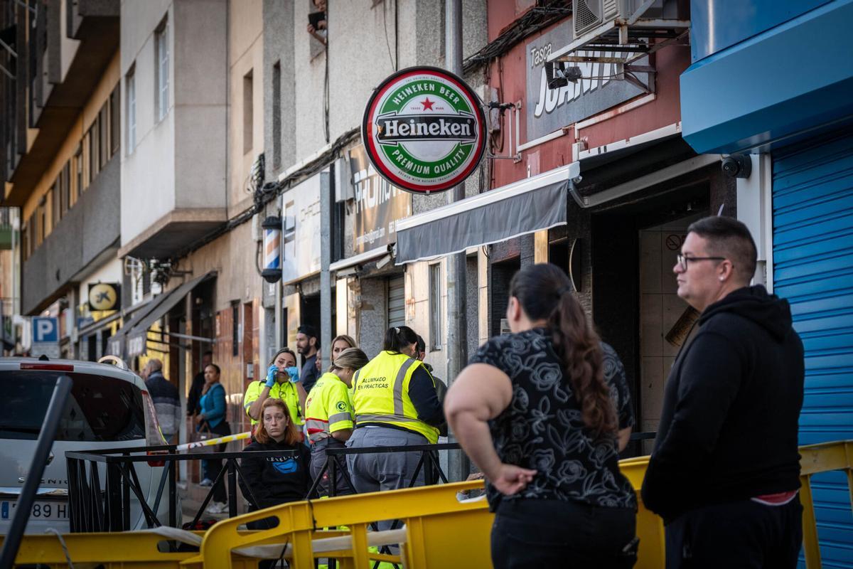 Un coche sin frenos deja siete heridos en una terraza en La Salud, en Tenerife