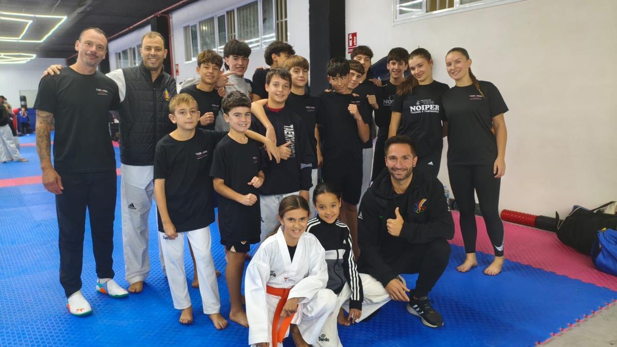 Uno de los grupos de deportistas del club saforense que disputa el Nacional