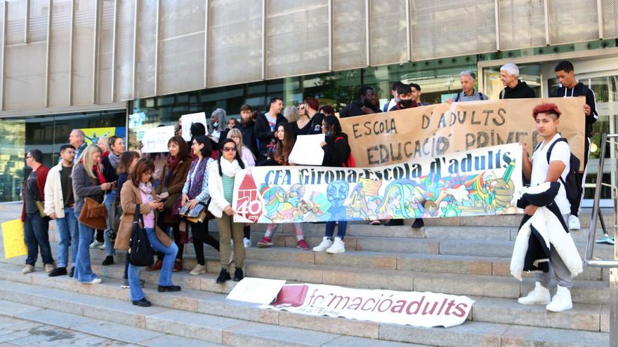 Les escoles d&#039;adults de Girona es mobilitzen per denunciar «discriminació»