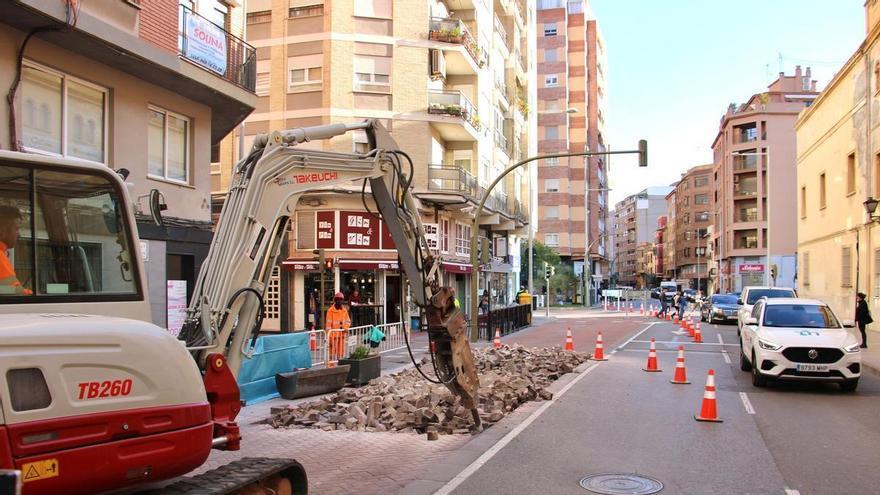 Arranca la segunda fase de la obra del TRAM con colapso en el tráfico por la calle Gobernador de Castelló. Las paradas alternativas