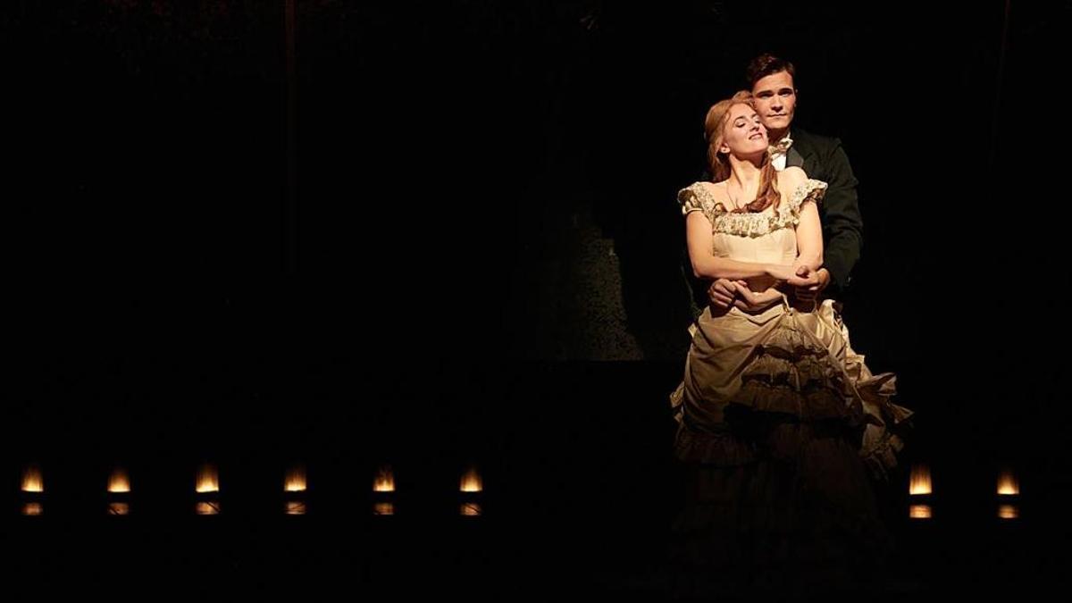Ana San Martín y Rubén López, en una escena de 'El fantasma de la ópera'