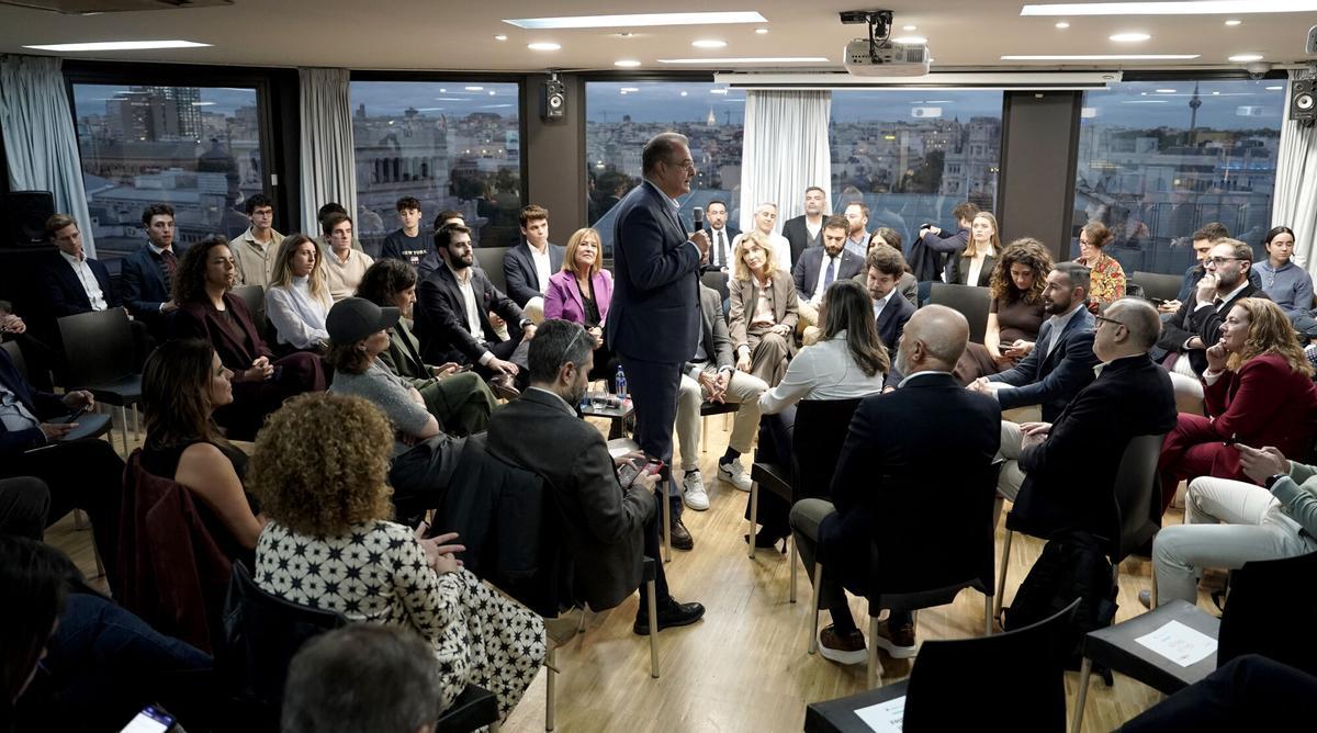 Madrid. 06.11. Evento Diálogos (im)posibles en el que han participado María Márquez, portavoz del PSOE en el Parlamento de Andalucía, Juan Carlos Caballero, portavoz del PP en el Ayuntamiento de Valencia, Albert Sáez, director de El Periódico, y Nacho Corredor, socio y vicepresidente de beBartlet.