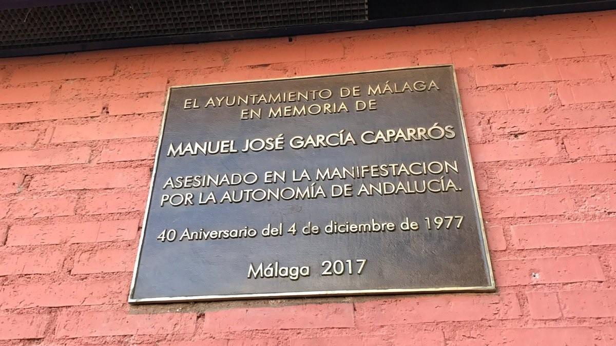 Placa a Manuel José García Caparrós.