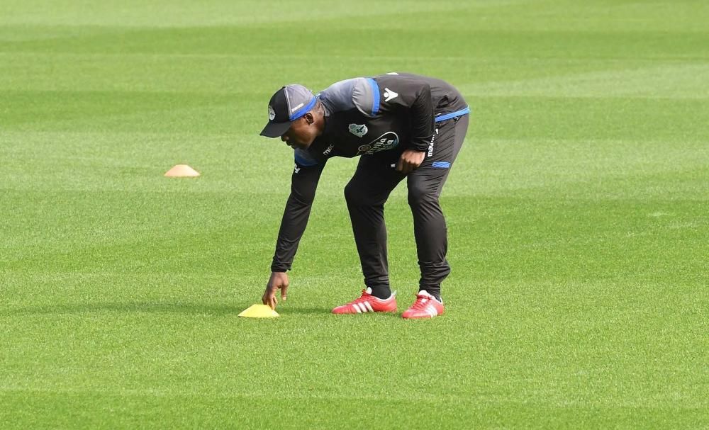 El Dépor se entrena antes de recibir al Barça