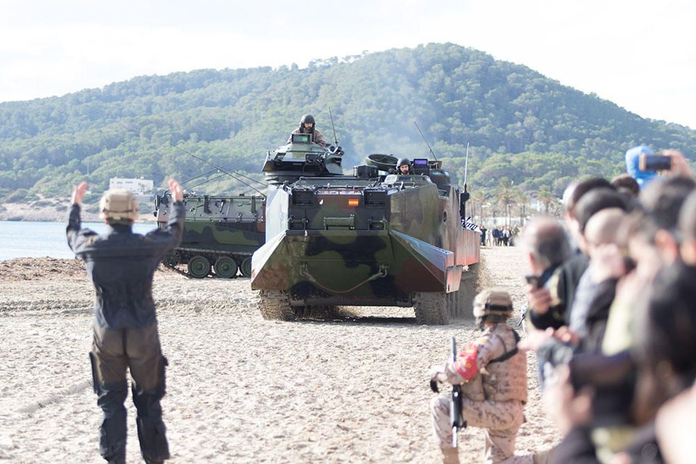 La Infantería de Marina toma Ibiza