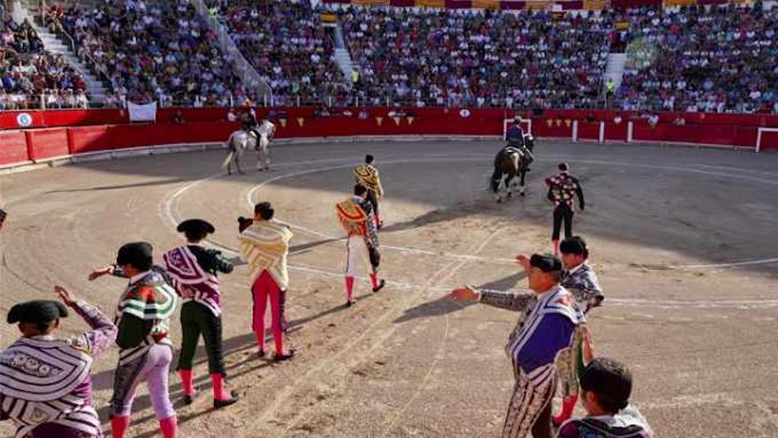 El regreso de los Miura hace prever un lleno histórico en el coso de Inca