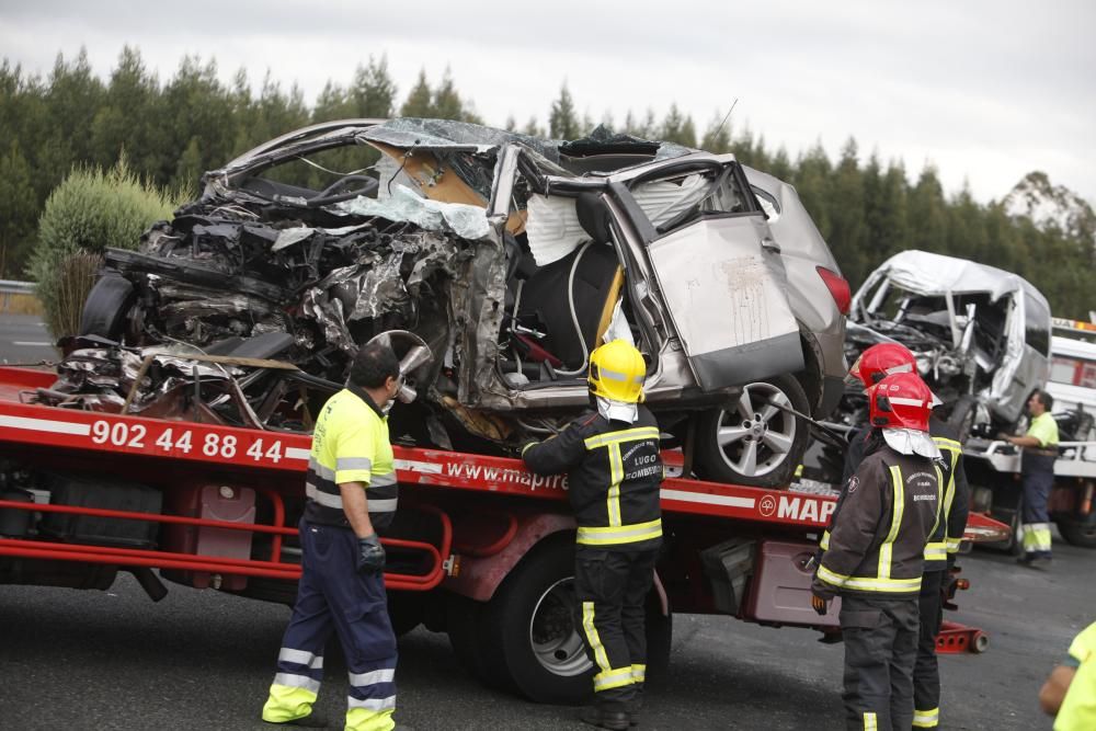 Dos fallecidos en un accidente en Aranga