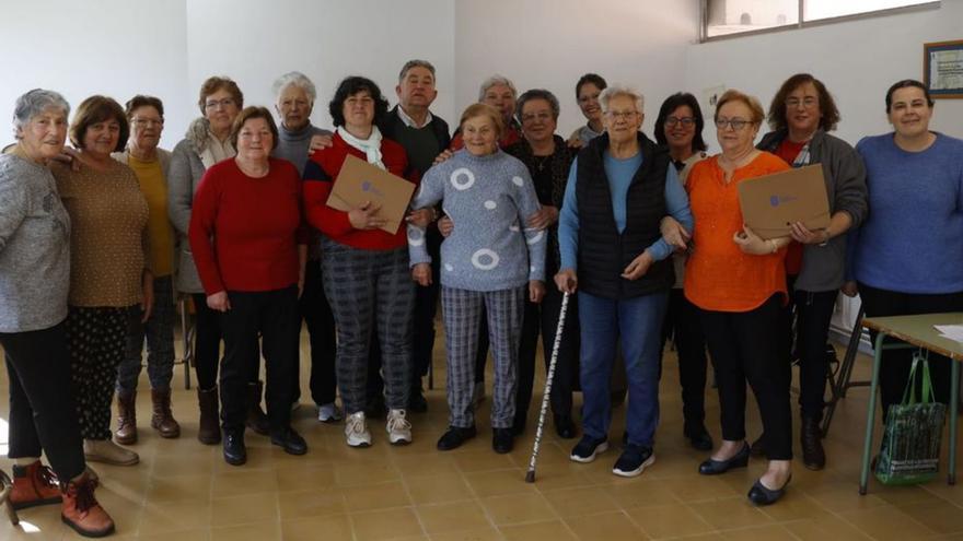 Un grupo de vecinos participantes en uno de los talleres.