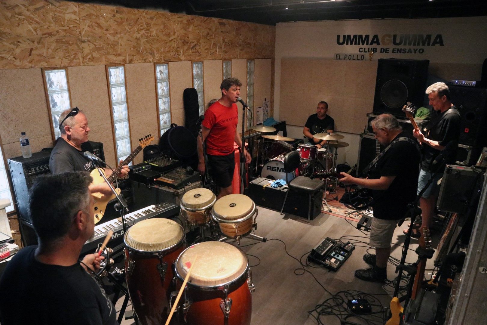 El grupo malagueño Danza Invisible celebra sus 40 años de carrera en la música