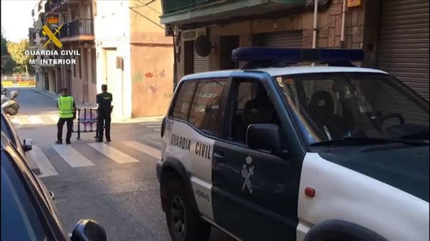 La Guardia Civil detiene a dos individuos acusados de reclutar yihadistas en Barcelona