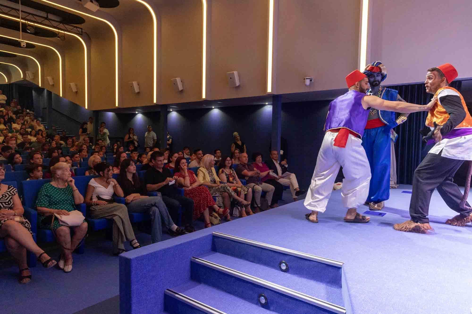 Entrega de premios del concurso infantil de relatos cortos "Cuéntame un cuento para comer" en el Club INFORMACIÓN organizado por COES