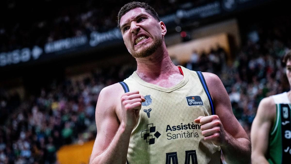 Joel Parra luchó hasta el final y fue, de largo, el mejor jugador del Barça en la derrota en Badalona